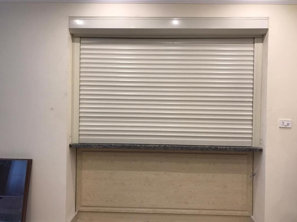 Rolling shutters image